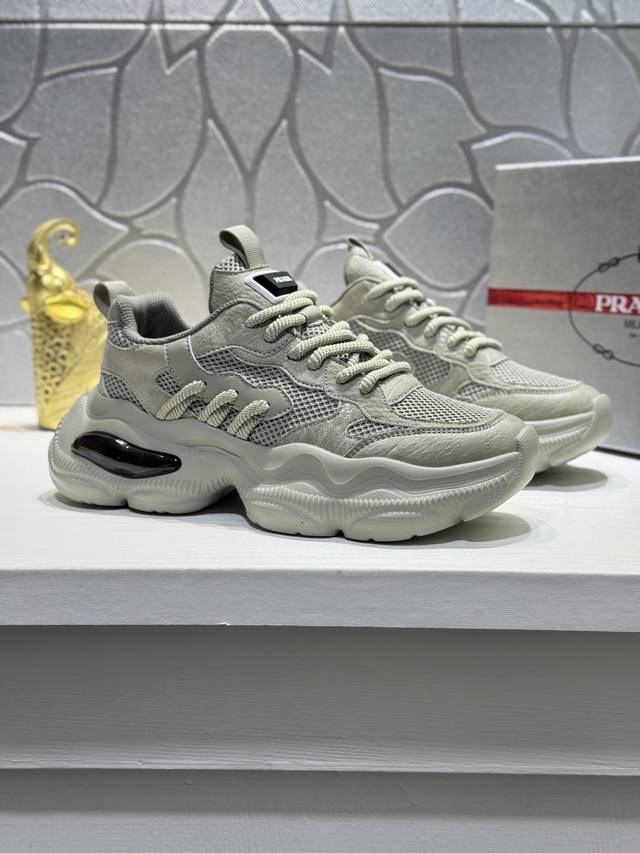 prada* High-end boutique Prada latest model sneakers, leading the way in boutiqu