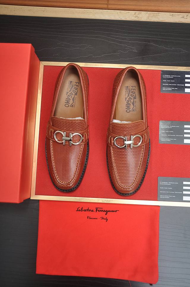 Factory Price p Ferragamo latest model, original imported split-edge premium cow