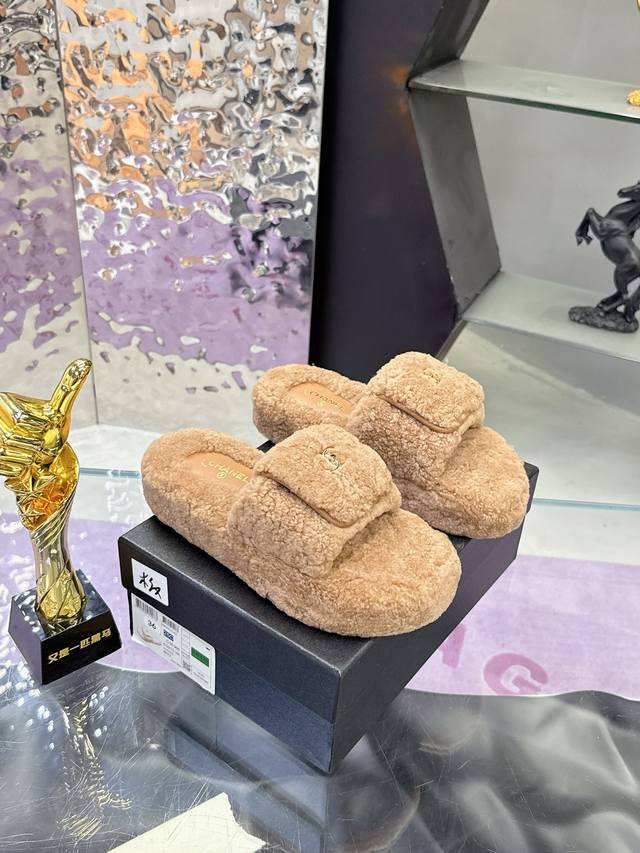 Factory Price: Chanel*25S Little Chanel Autumn/Winter Lock Butterfly Hot Item -