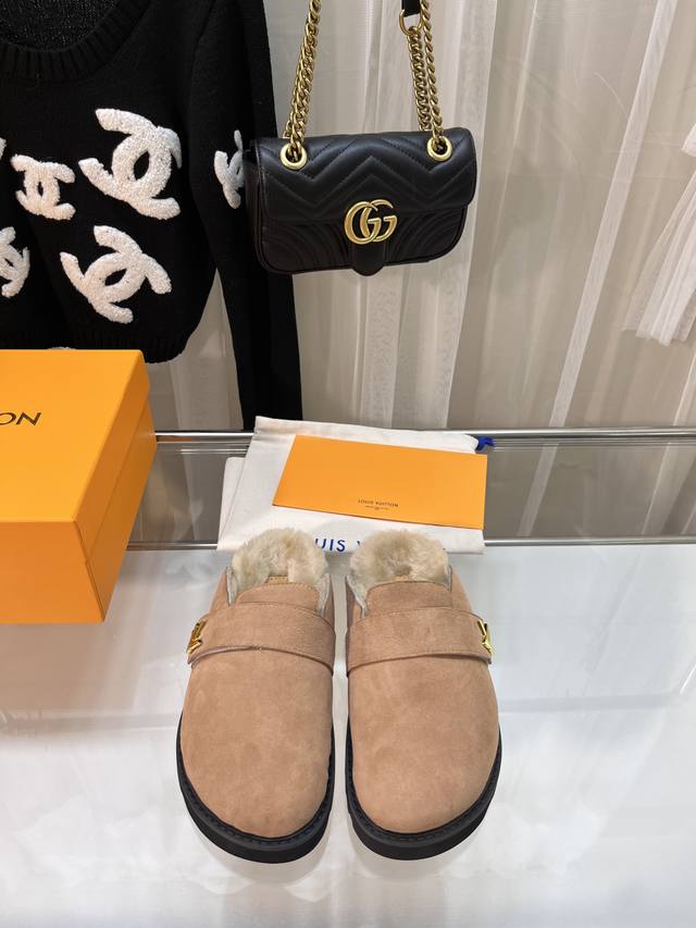 New Arrival from Official Store: Winterbreak Comfer Flat Slippers (DDD). Featur