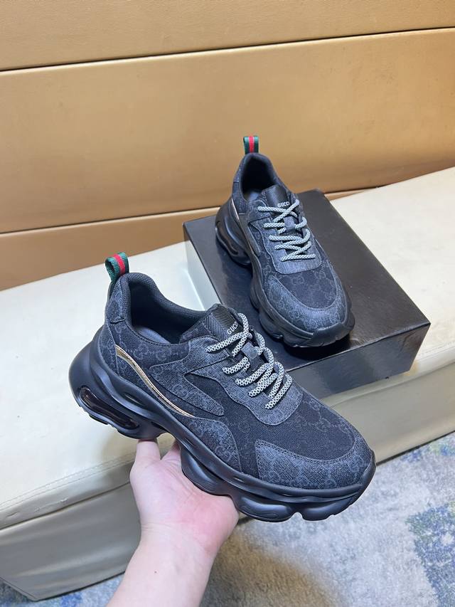 Gucci original quality. Unique modern style sneakers. A must-have casual shoe f