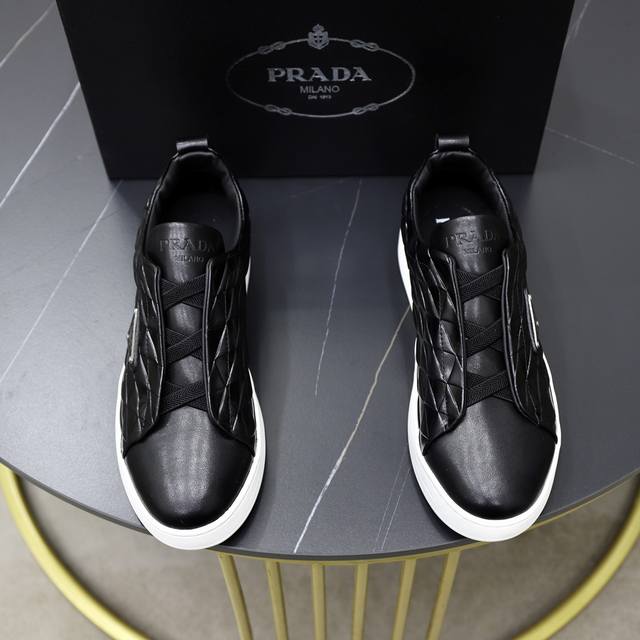 Brand: Prada Standard Sizes: Men's sizes 38, 44, 45 (custom sizes available) Gr