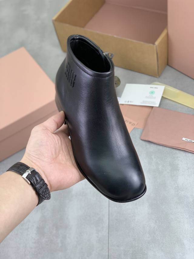 Factory direct price genuine leather outsole series Miu Miu x New Balance NB530