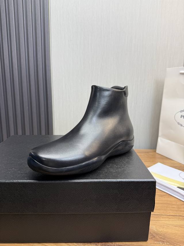Factory direct price, Prada men's mid-top ankle boots, slip-on design, top-qual