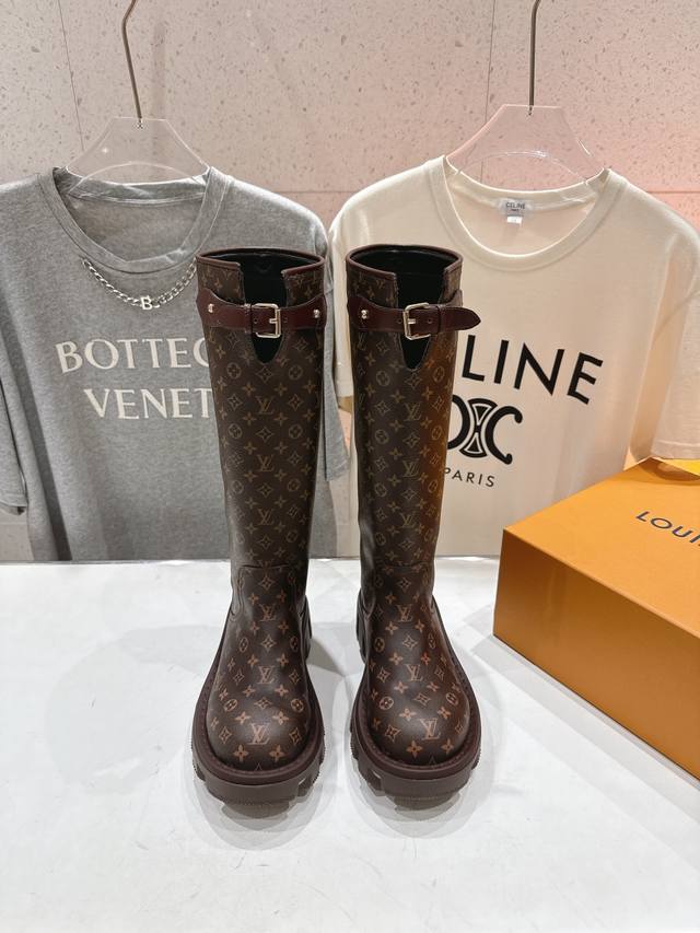 High-quality factory version Louis Vuitton 25Ss Lv new British style handsome M