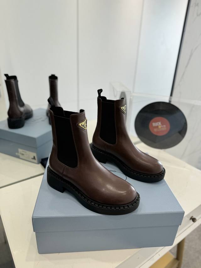 Factory direct price top-tier Prada releases Prada ankle boot series Dreamlike