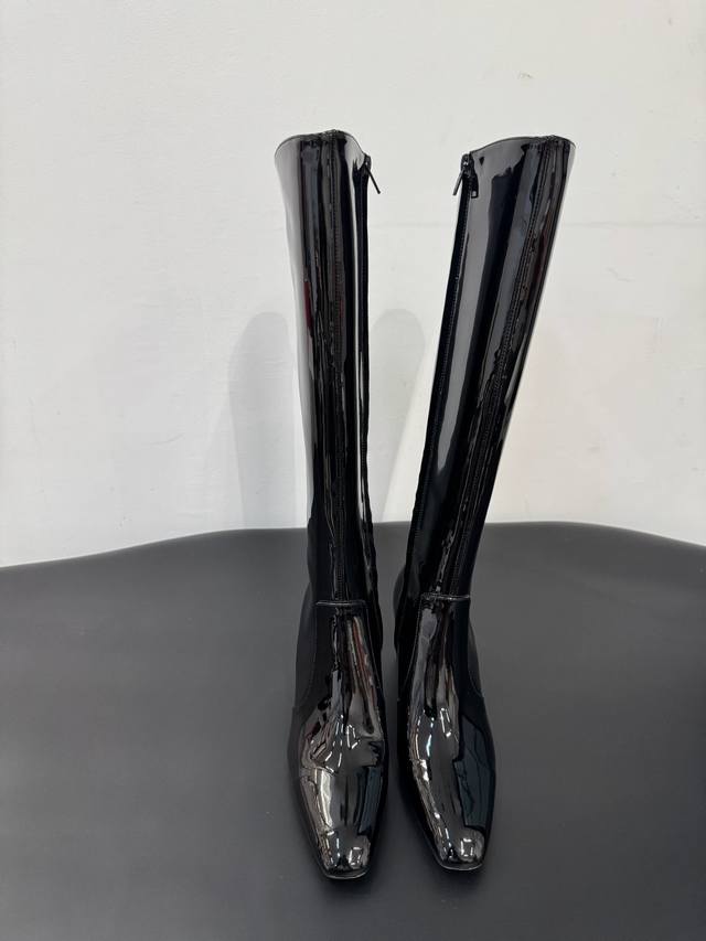 Autumn/Winter New Arrival Patent Leather Outer Material Cowhide Lining Cowhide