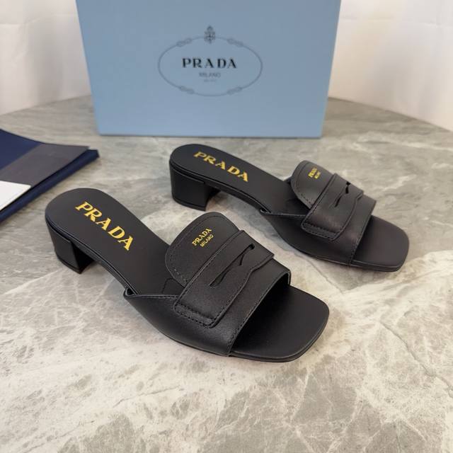 P's latest model Upper: Imported calfskin Lining: Mixed sheepskin Sole: Italian