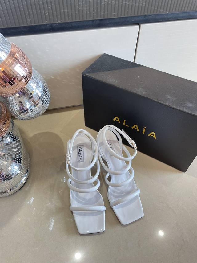 Roman Sandals with Piano Lacquer Geometric Heel, Alaia Strappy Slip-on from Par