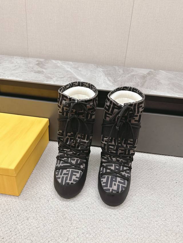 Special Price Fendi Autumn/Winter New Down Boots/Ski Shoes. These ski shoes are
