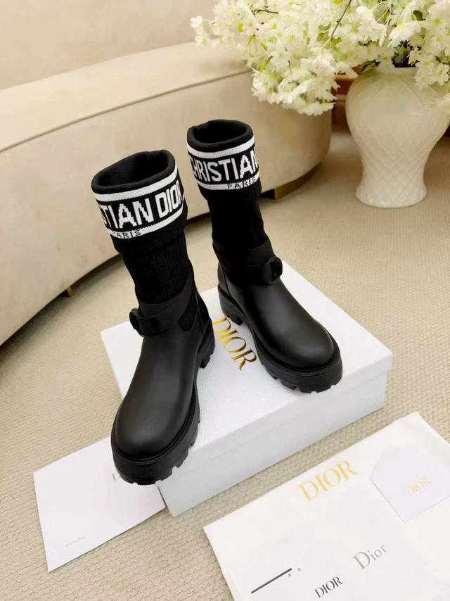 Top-tier version 2026 Dior Fall/Winter new arrivals, a blend of fashion and tren