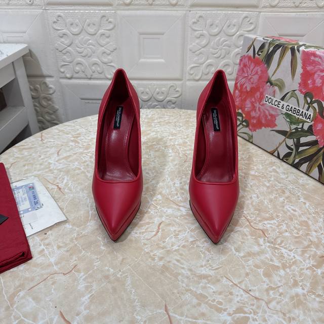 Factory direct price women's shoes sports original single Dg. Top version. High