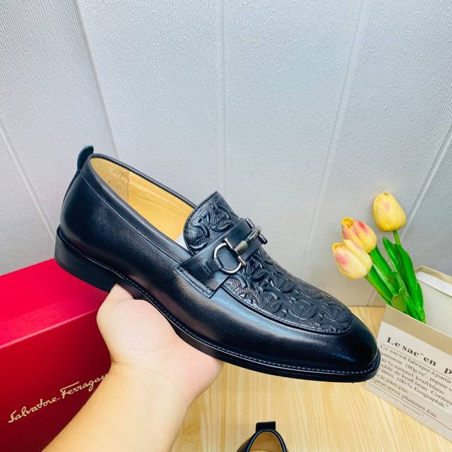 Factory direct price for men's sportswear and athletic shoes, original Ferragam