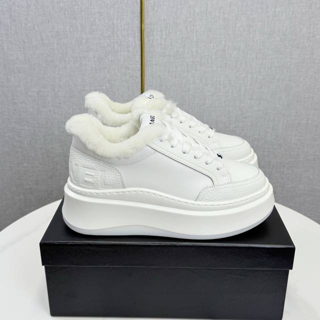 Factory direct price women's shoes, sports shoes, original Chanel panda shoes!