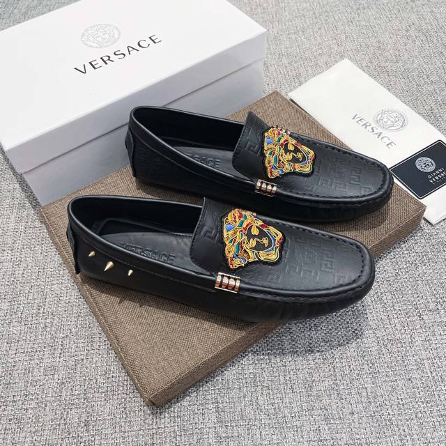 Factory direct price for men's sports shoes, original Versace official website