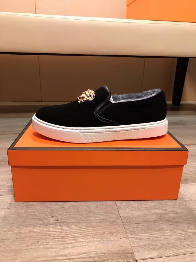 Factory Price (pp) Versace's latest casual and fashionable shoes, a hot-selling