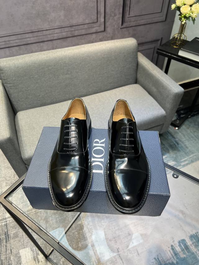 Dior high-end men's casual leather shoes, imported cowhide upper, water-dyed cow