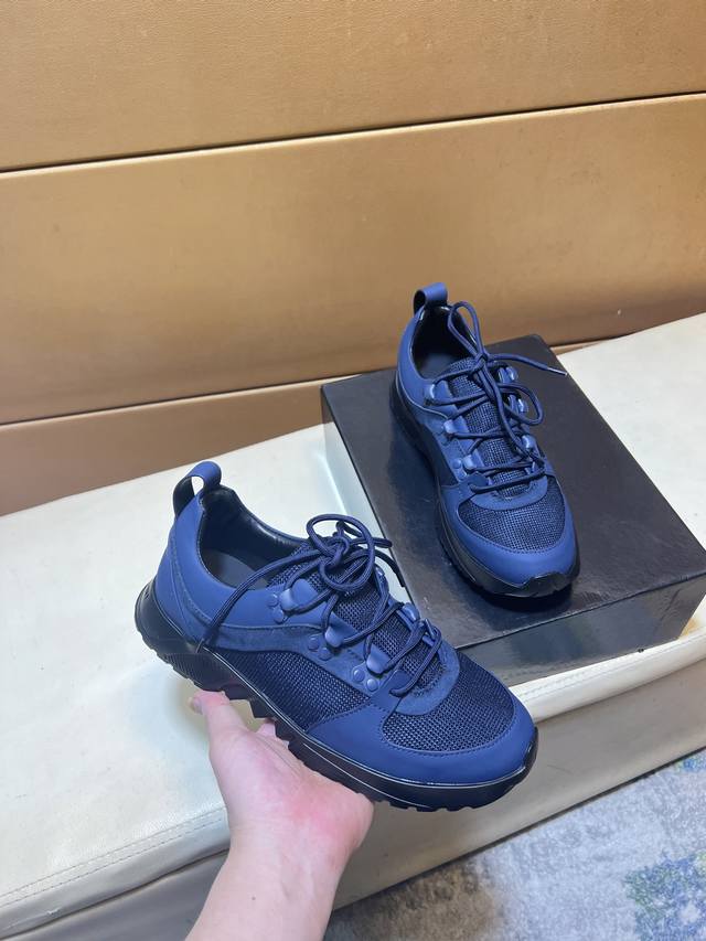 Factory direct price for men's sports shoes, Louis Vuitton Lv original quality.
