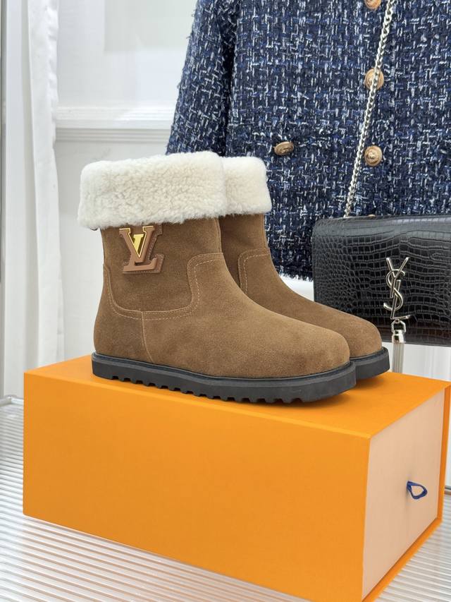 Factory Price L*V Louis Vuitton Classic Autumn/Winter Suede Metal Buckle Snow B