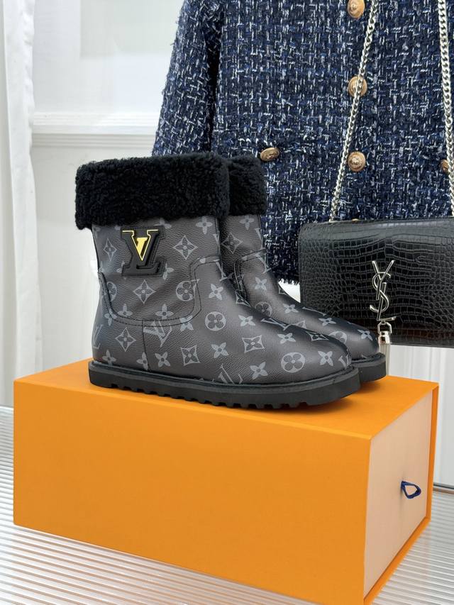 Factory Price L*V Louis Vuitton Classic Autumn/Winter Suede Metal Buckle Snow B