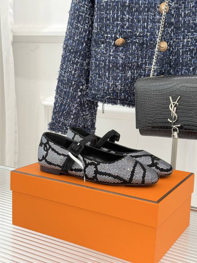 Top-quality with original box Herm