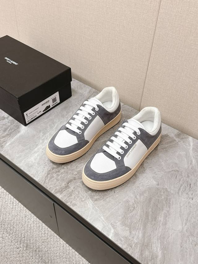 Men's Clothing 10 Saint Laurent's latest couple casual white sneakers, highly re