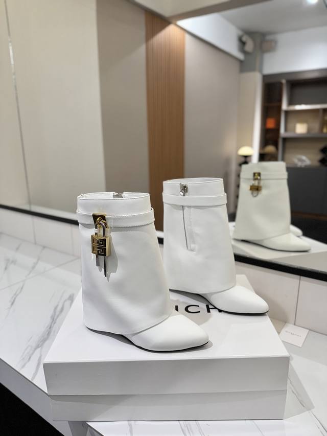 Authentic Custom-Made Givenchy Shark Lock Padlock Ankle Boots - New Arrival, Hig