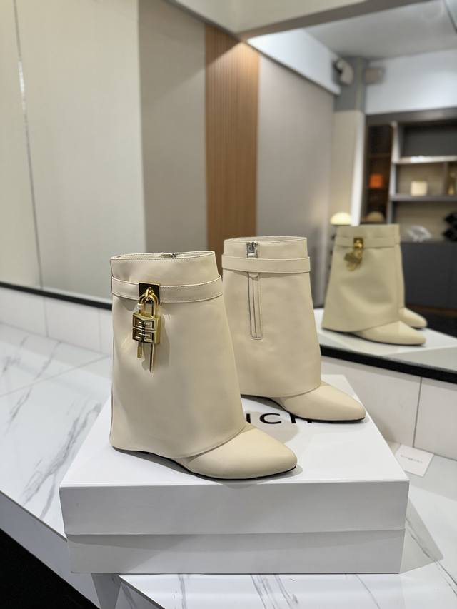 Authentic Custom-Made Givenchy Shark Lock Padlock Ankle Boots - New Arrival, Hig