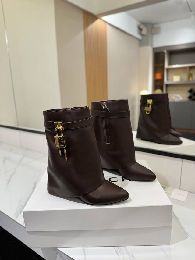 Authentic Counter-Grade Custom Version Givenchy Shark Lock Series Padlock Ankle