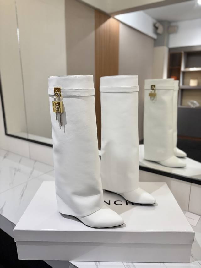 Authentic Custom-Made Givenchy Shark Lock Padlock Boots - New Arrival, Highest Q