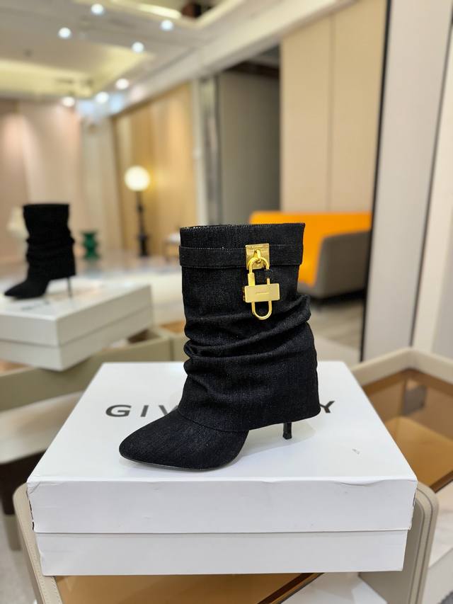 Price: Authentic-grade custom version Givenchy high-heeled ankle boots, the high
