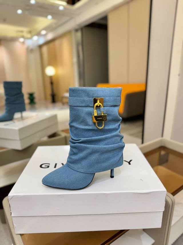 Price: Authentic Givenchy high-heeled ankle boots, top-quality custom version. T