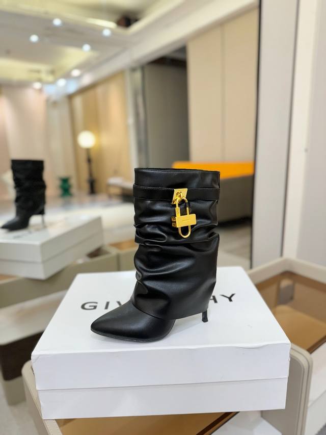 Price: Authentic Givenchy high-heeled ankle boots, top-quality custom version. T