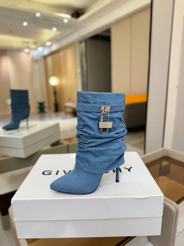 Price: Authentic Givenchy high-heeled ankle boots, top-quality custom version av