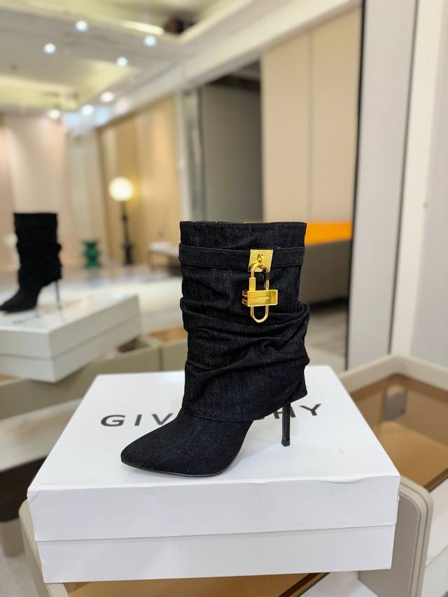 Price: Authentic-grade custom version Givenchy high-heeled ankle boots, the high