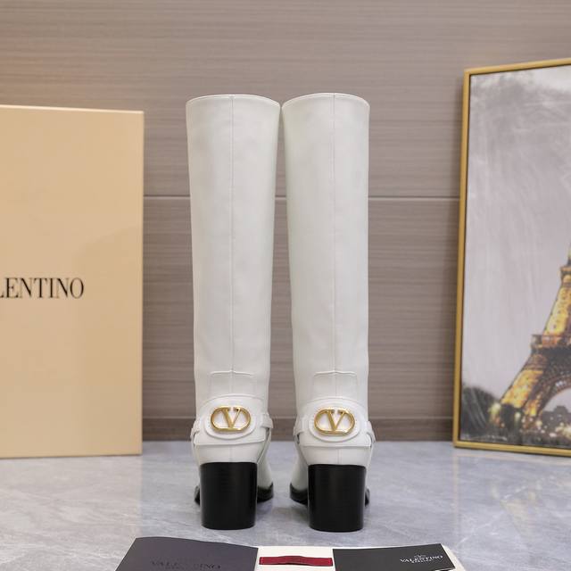 Retail-grade 25Ss Autumn/Winter New Valentino Round Toe V-Buck Riding Boots Vale