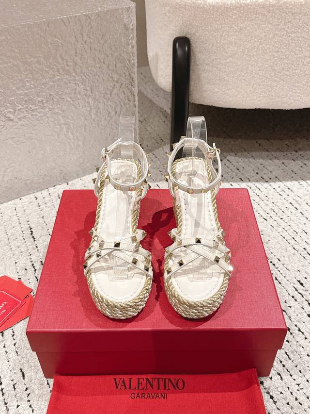 Valentino high-quality new studded hemp rope woven wedge sandals. Simple and su