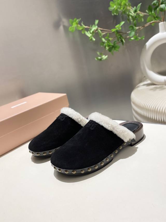 Factory direct new Miu Miu autumn/winter wool closed-toe slippers, comfortable
