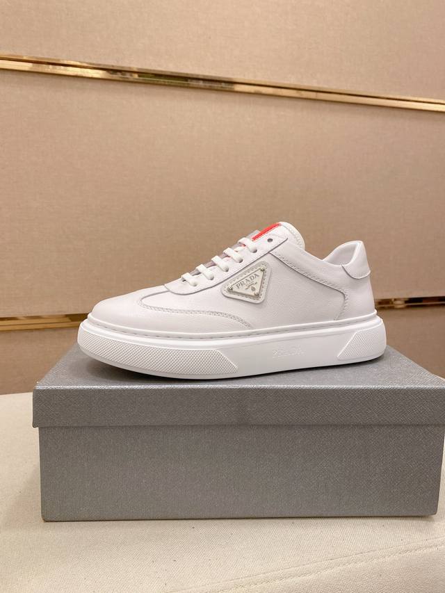 Factory direct price Prada official website latest casual and fashionable men's