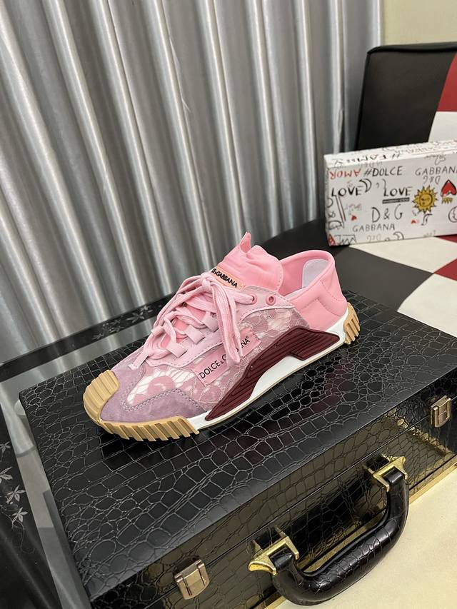 Factory Price (pp): Dg Latest sporty and casual shoes, fashionable and versatil