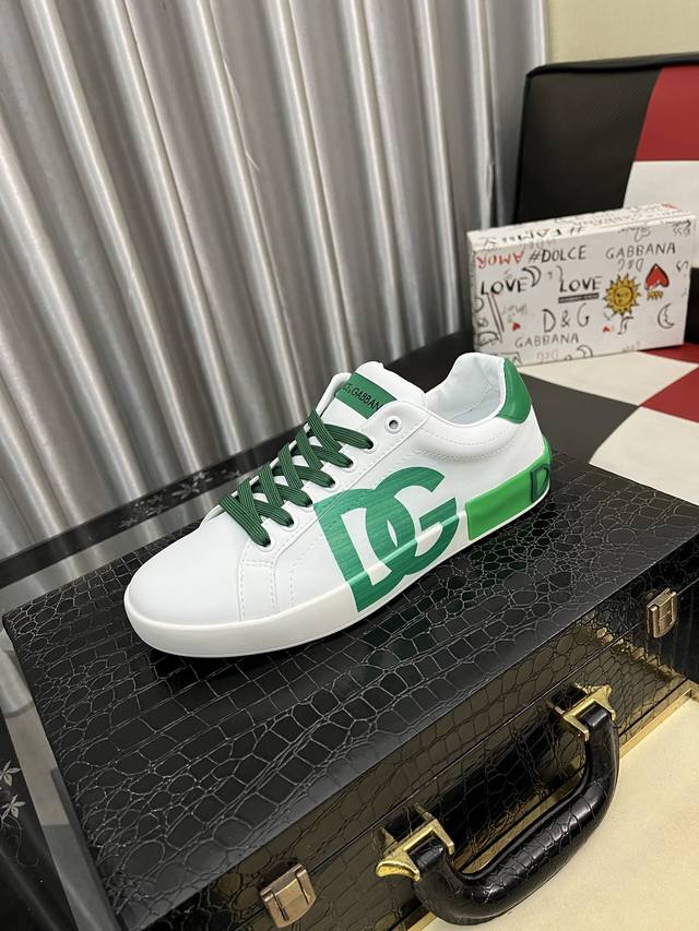 Factory Price (pp): Dg Latest sporty and casual shoes, fashionable and versatil