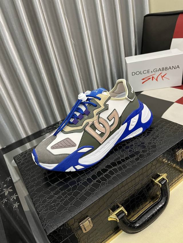 Factory Price (pp): Dg Latest sporty and casual shoes, fashionable and versatil