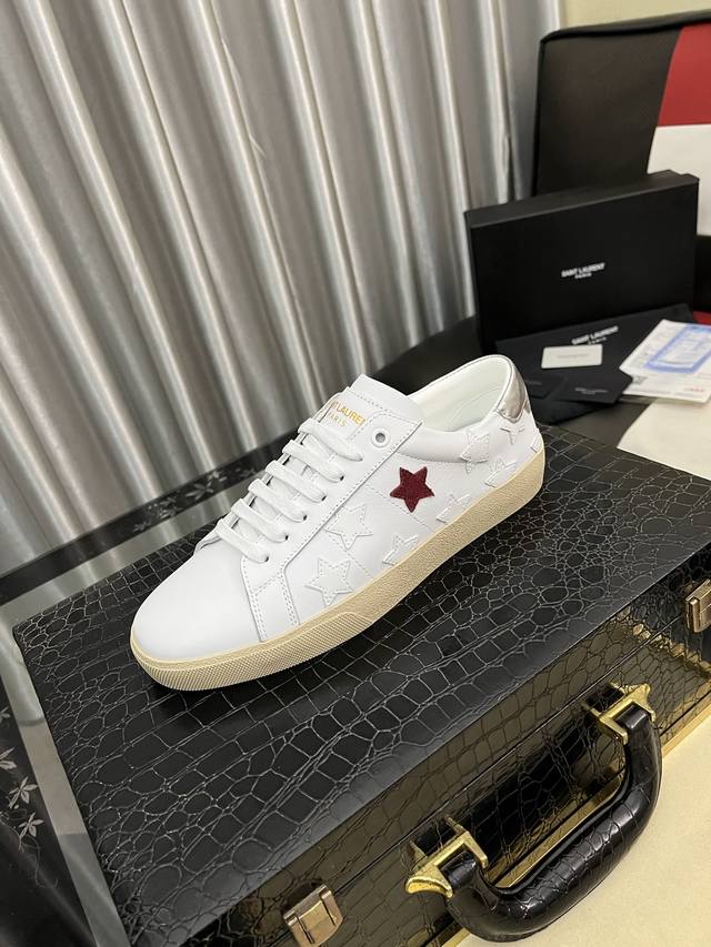 Factory Price (pp): Saint Laurent casual shoes, latest styles available year-ro