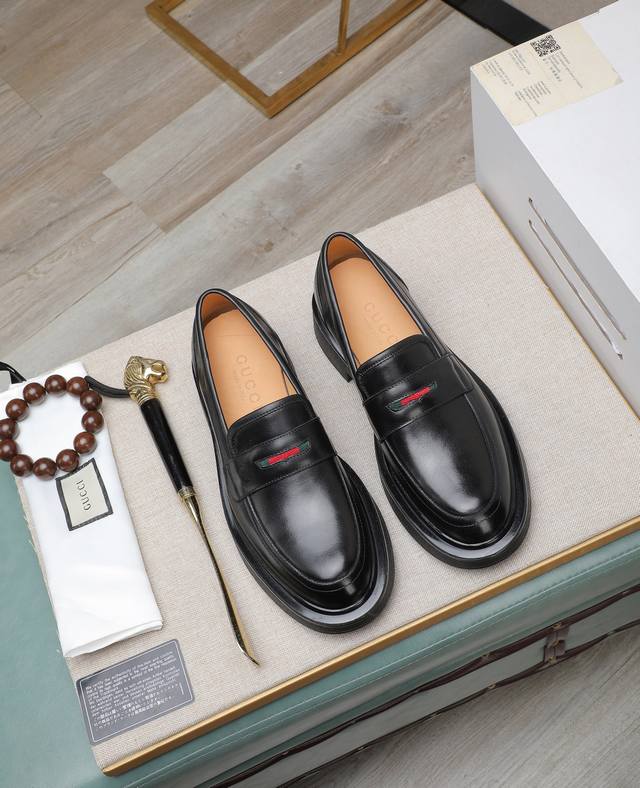 Factory Price p Original Water-Dyed Cowhide Gucci Official Style Dress Shoes It