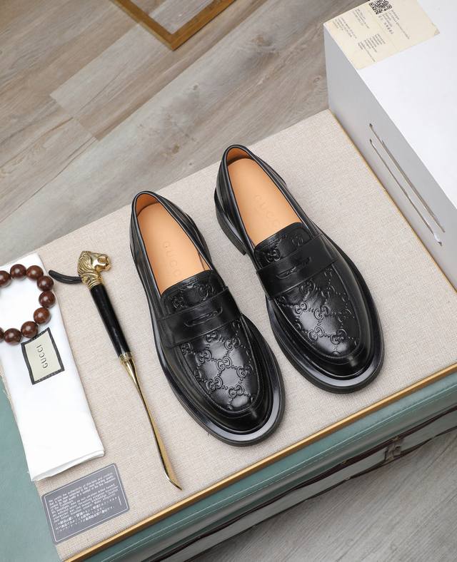 Factory Price p Original Water-Dyed Cowhide Gucci Official Style Dress Shoes It