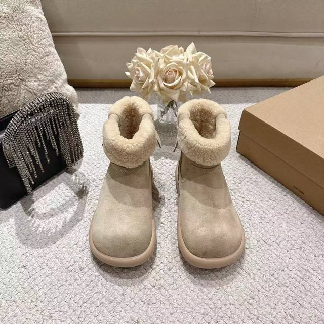 Ugg Women's Upgraded Platform Wool Boots are a must-have! The epitome of effortl
