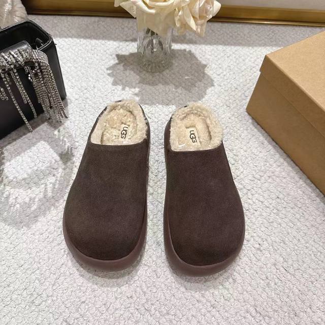 Ugg Women's Upgraded Platform Wool Boots are a must-have! The epitome of effortl