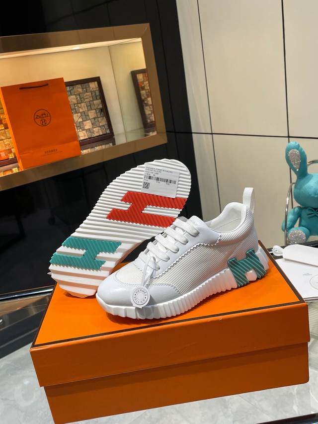 HErmes Couple Style. Women's sizes 35-39, 40, 41, 42. Custom-made men's sizes 39