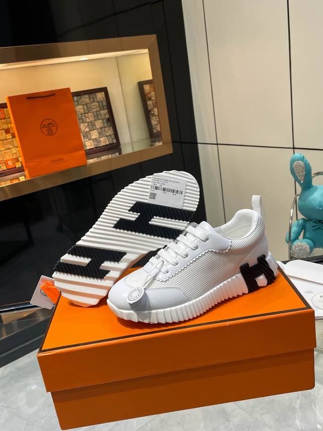 HErmes Couple Style. Women's sizes 35-39, 40, 41, 42. Custom-made men's sizes 39