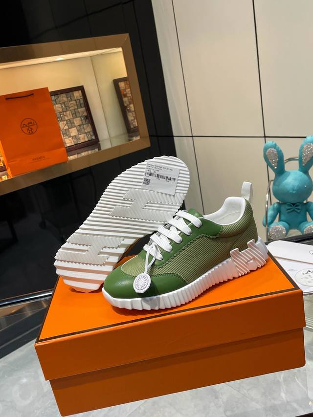 Hermes Couple Style. Women's sizes 35-39, 40, 41, 42. Custom-made men's sizes 39